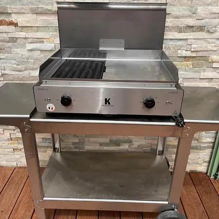 Superbe Neuf Centre 6 Personnes Calme Avec Jardin Apartment Sainte-Maxime